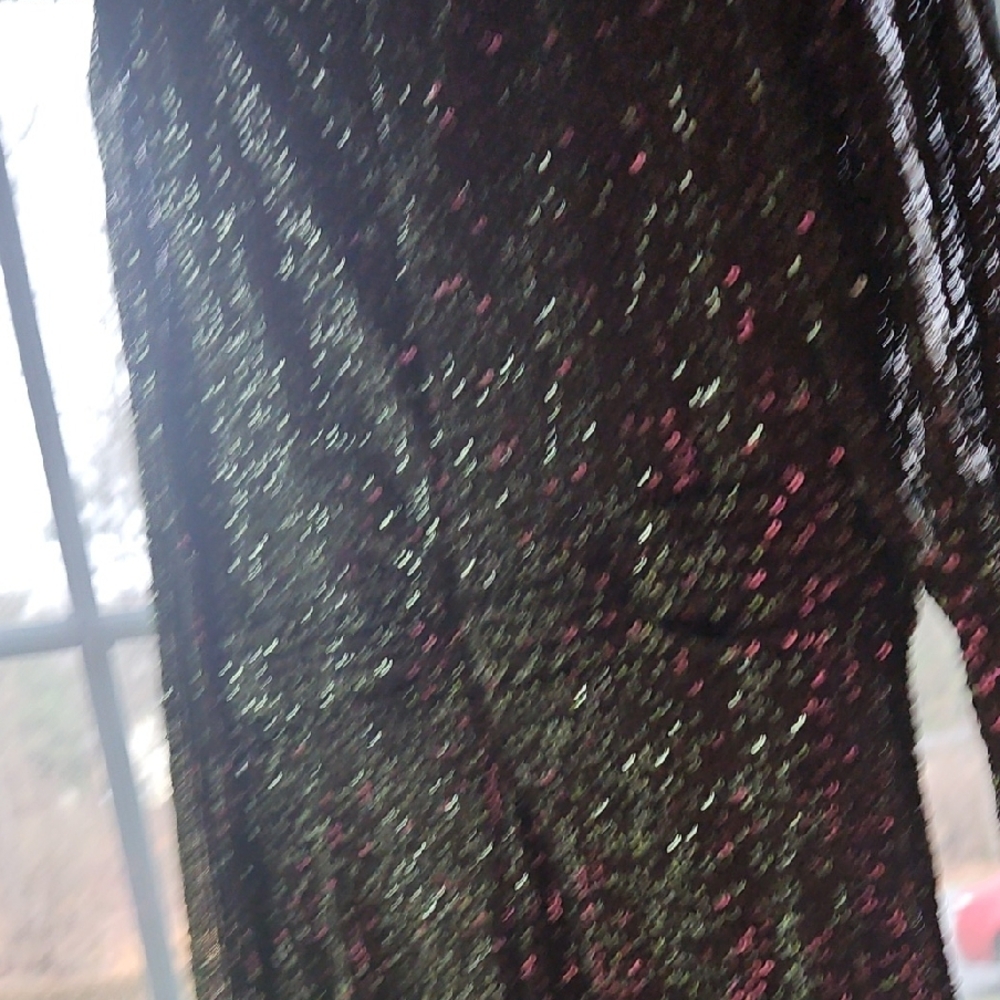 Mac Duggal Sequin Long Sleeve V-Neck Dress in Black with Iridescent Sparkle - Picture 4 of 4